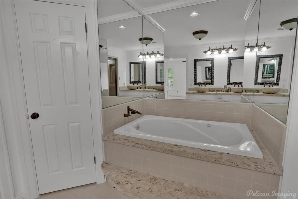 Shreveport, Louisiana, 71106, United States, 4 Bedrooms Bedrooms, ,4 BathroomsBathrooms,Residential,For Sale,1767240