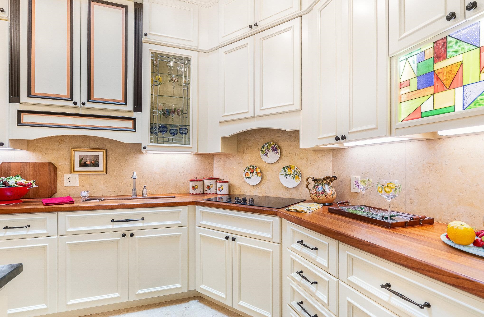 Bay City, Michigan, 48707, United States, 4 Bedrooms Bedrooms, ,5 BathroomsBathrooms,Residential,For Sale,2005481