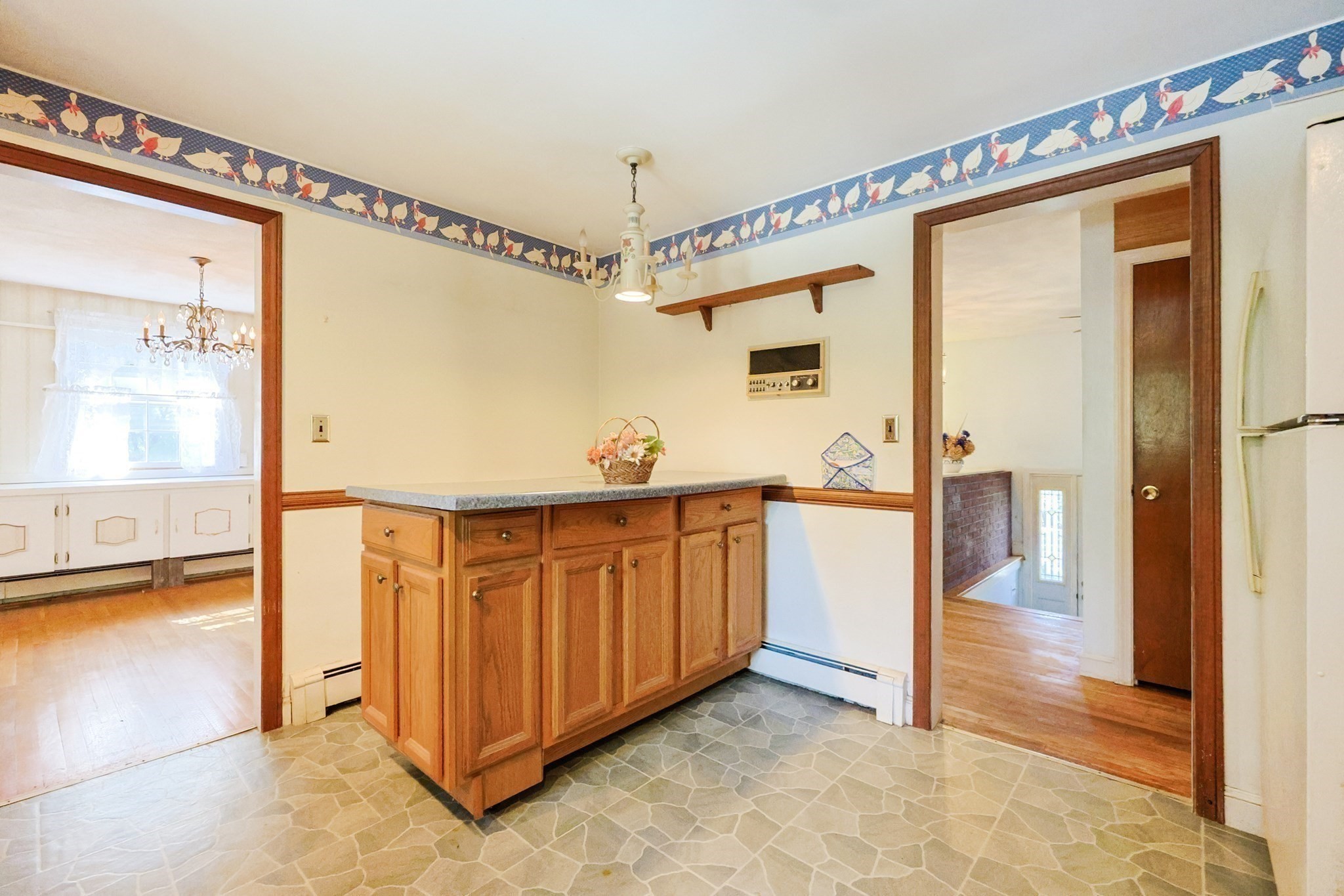 Reading, Massachusetts, 01867, United States, 3 Bedrooms Bedrooms, ,1 BathroomBathrooms,Residential,For Sale,1979486