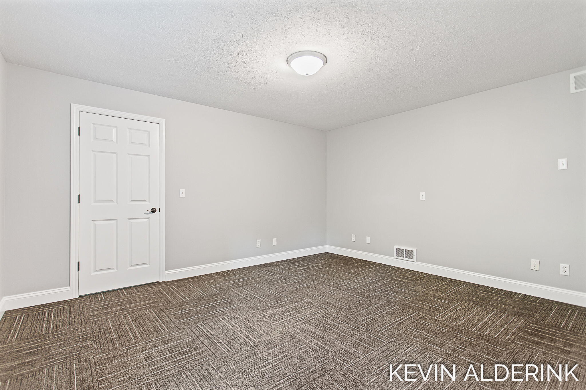 Holland, Michigan, 49423, United States, 5 Bedrooms Bedrooms, ,6 BathroomsBathrooms,Residential,For Sale,1908237