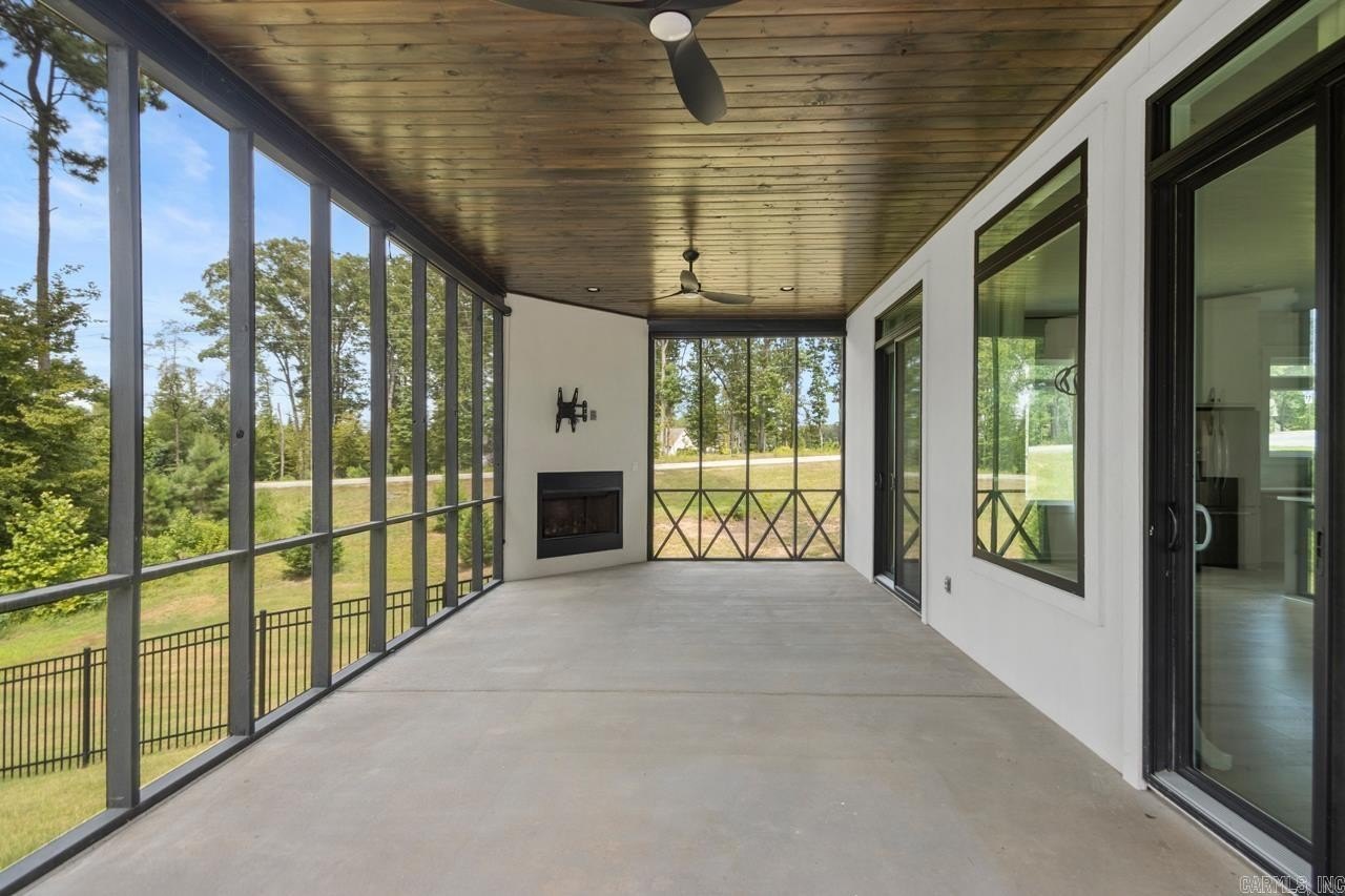 Bryant, Arkansas, 72022, United States, 5 Bedrooms Bedrooms, ,5 BathroomsBathrooms,Residential,For Sale,1978792