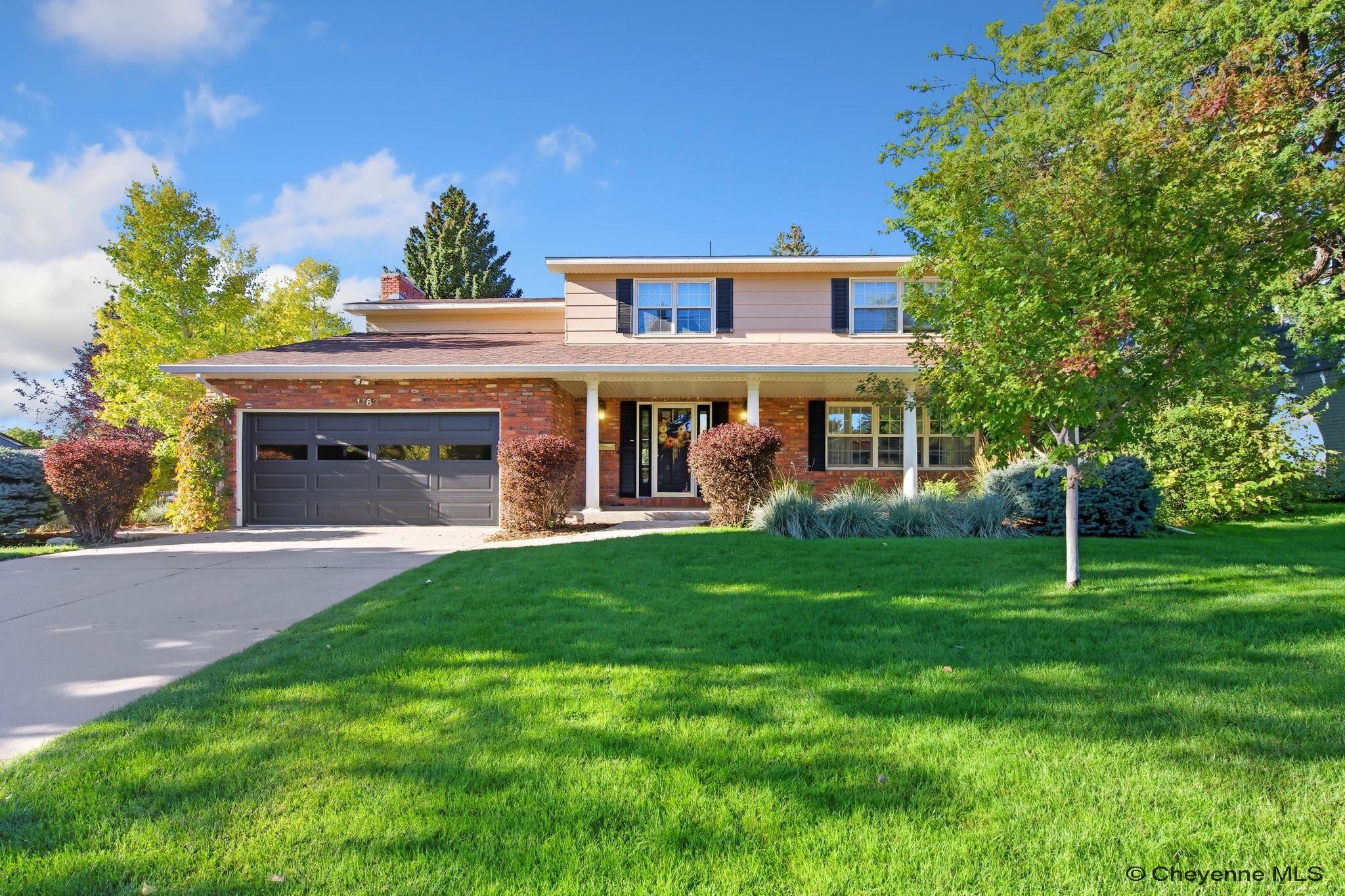 Cheyenne, Wyoming, 82001, United States, 5 Bedrooms Bedrooms, ,4 BathroomsBathrooms,Residential,For Sale,1992954