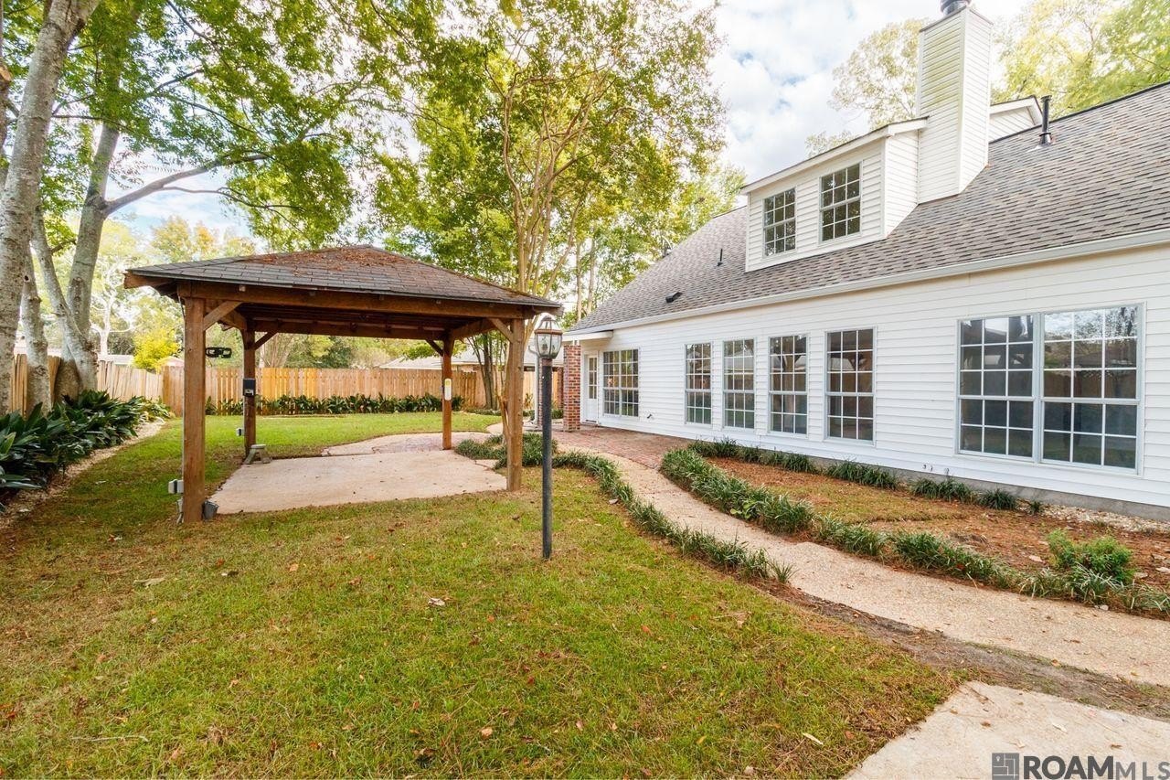 Baton Rouge, Louisiana, 70817, United States, 5 Bedrooms Bedrooms, ,4 BathroomsBathrooms,Residential,For Sale,1984389