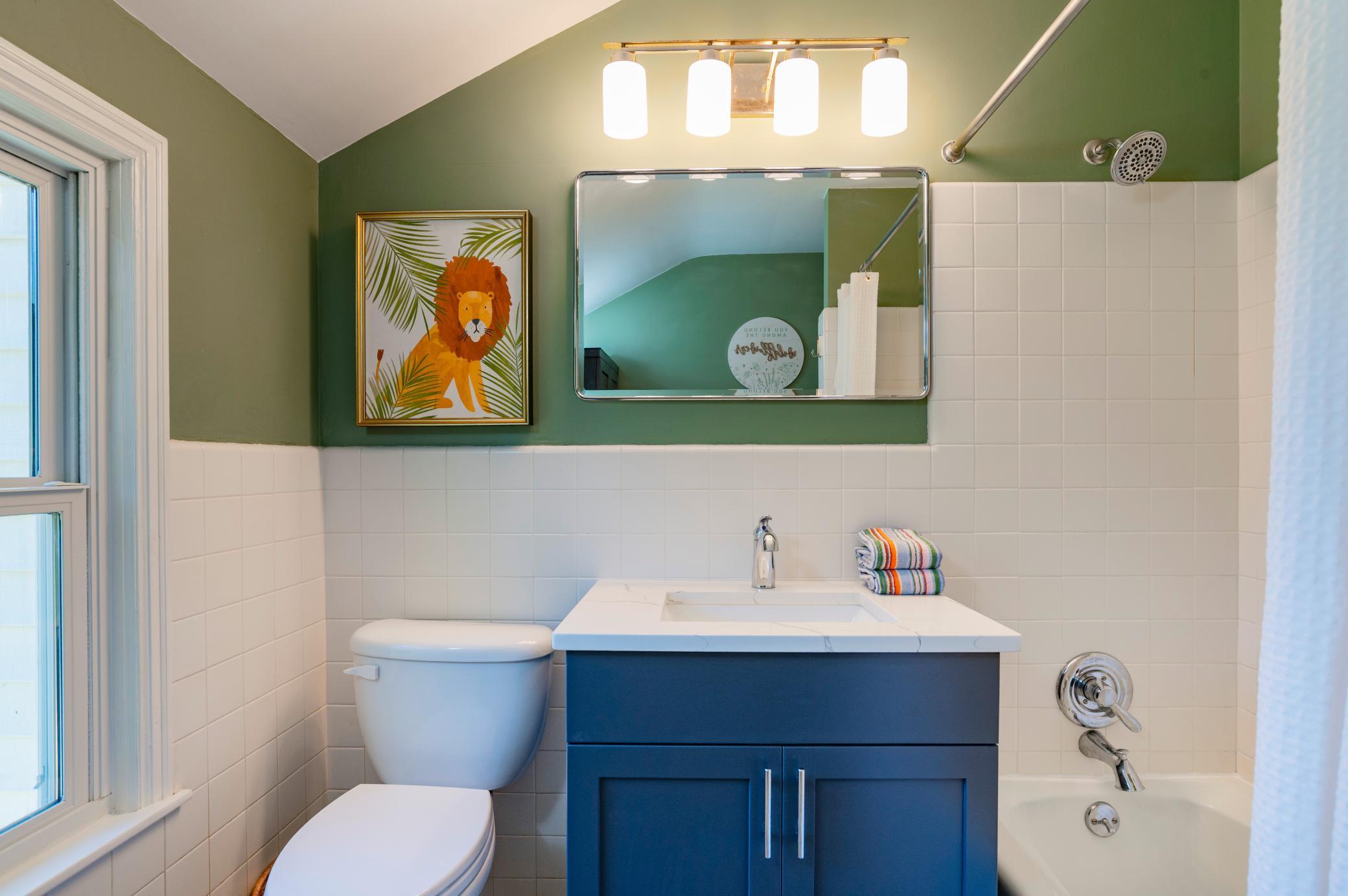 Saint Paul, Minnesota, 55116, United States, 3 Bedrooms Bedrooms, ,2 BathroomsBathrooms,Residential,For Sale,1987775