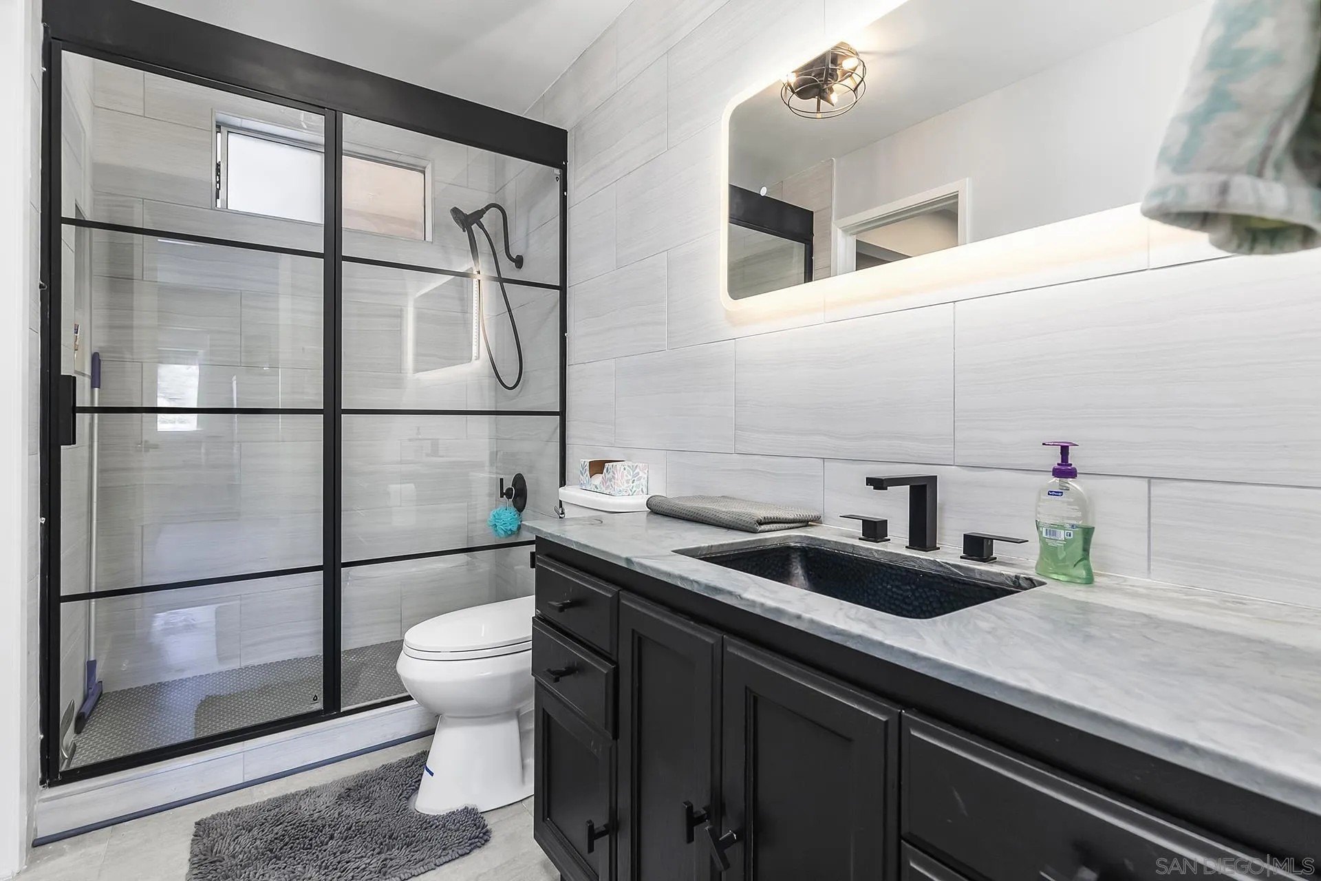 San Diego, California, 92117, United States, 1 Bedroom Bedrooms, ,1 BathroomBathrooms,Residential,For Sale,1987946