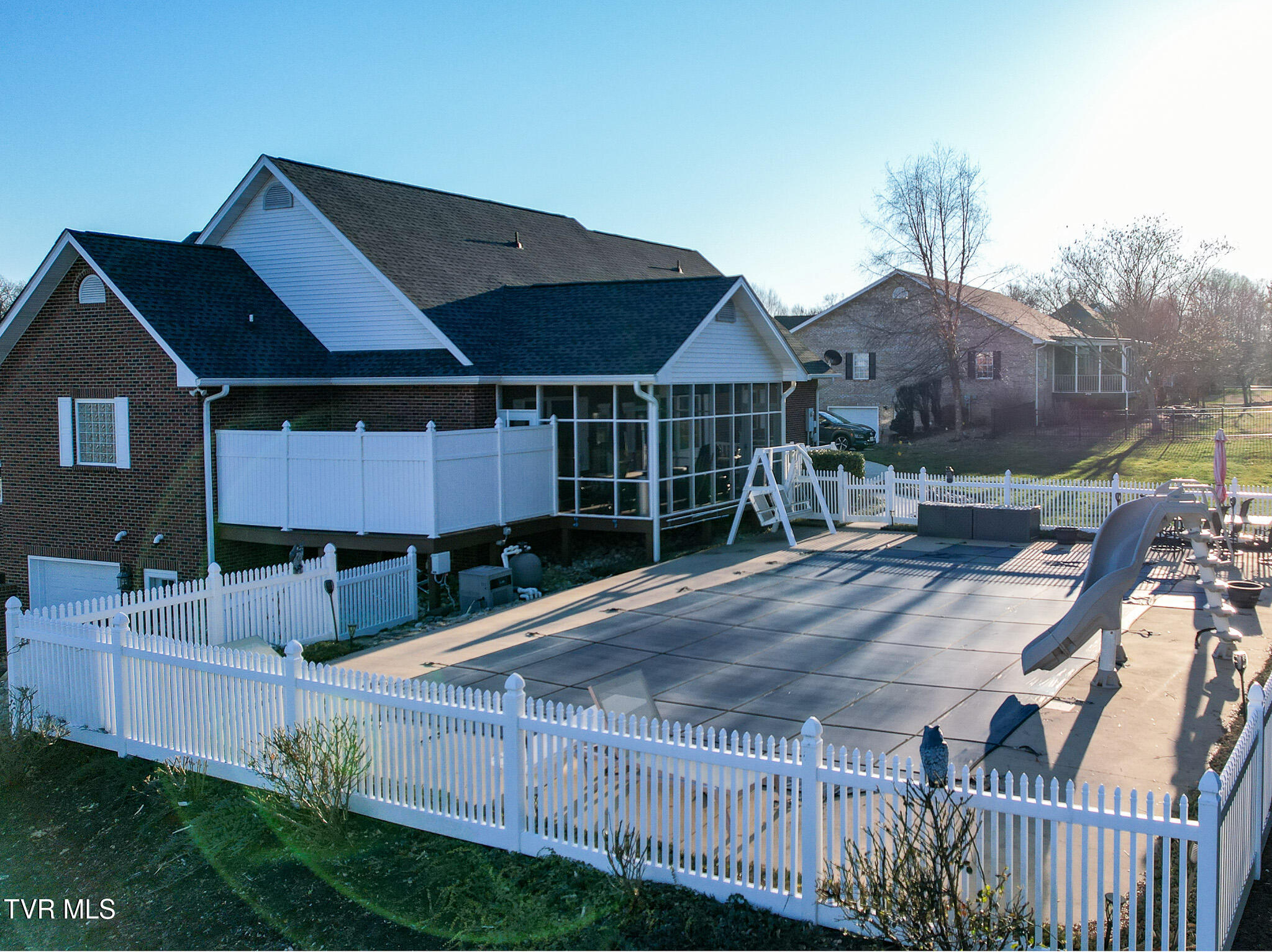 Greeneville, Tennessee, 37745, United States, 5 Bedrooms Bedrooms, ,5 BathroomsBathrooms,Residential,For Sale,2012581