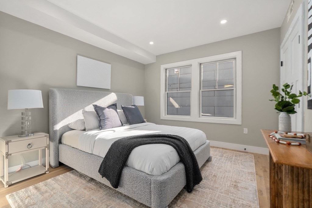 Brookline, Massachusetts, 02445, United States, 3 Bedrooms Bedrooms, ,4 BathroomsBathrooms,Residential,For Sale,1760278