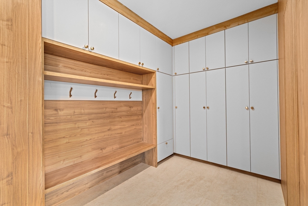 Newton, Massachusetts, 02461, United States, 7 Bedrooms Bedrooms, ,8 BathroomsBathrooms,Residential,For Sale,1995723