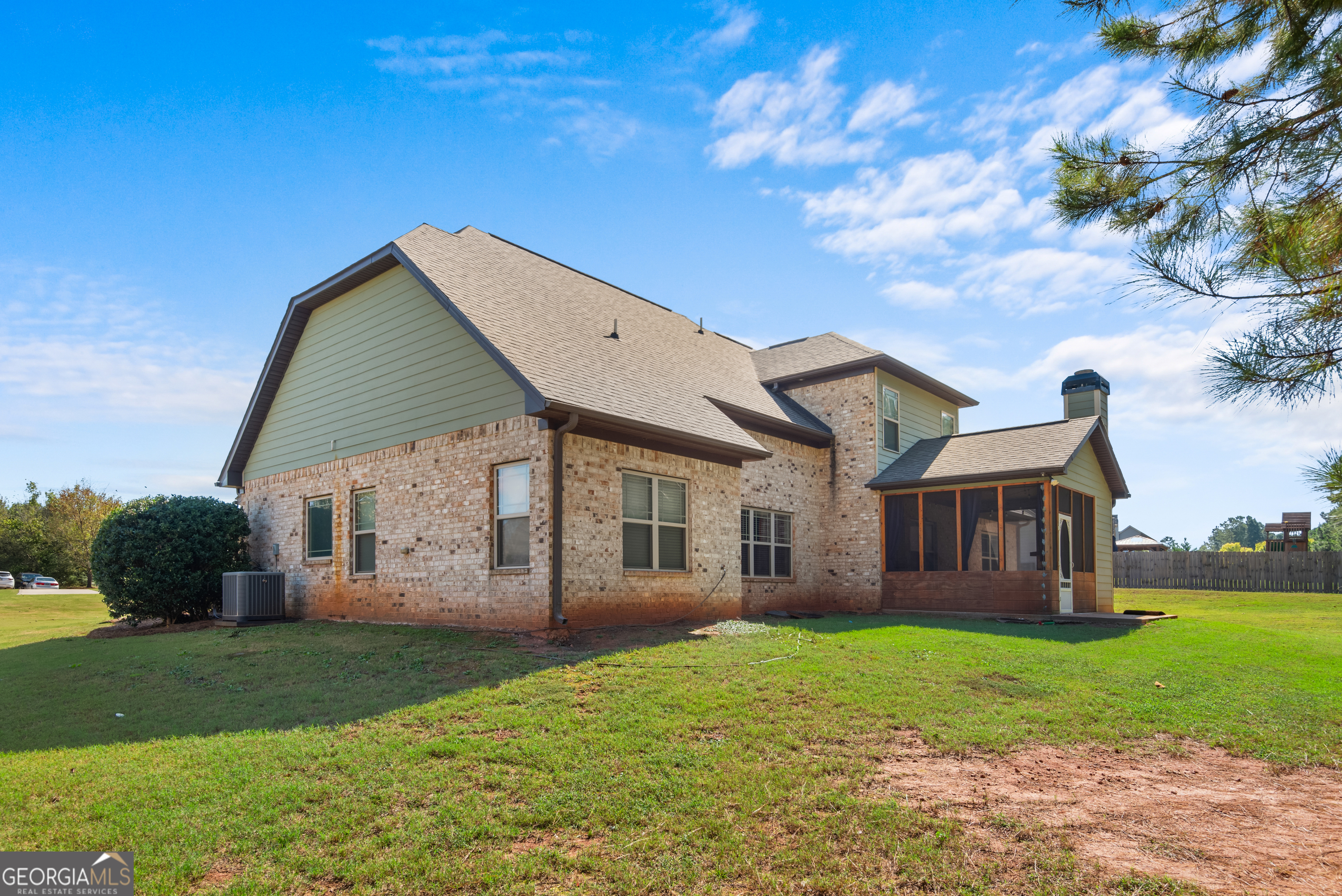 Williamson, Georgia, 30292, United States, 5 Bedrooms Bedrooms, ,4 BathroomsBathrooms,Residential,For Sale,1981614