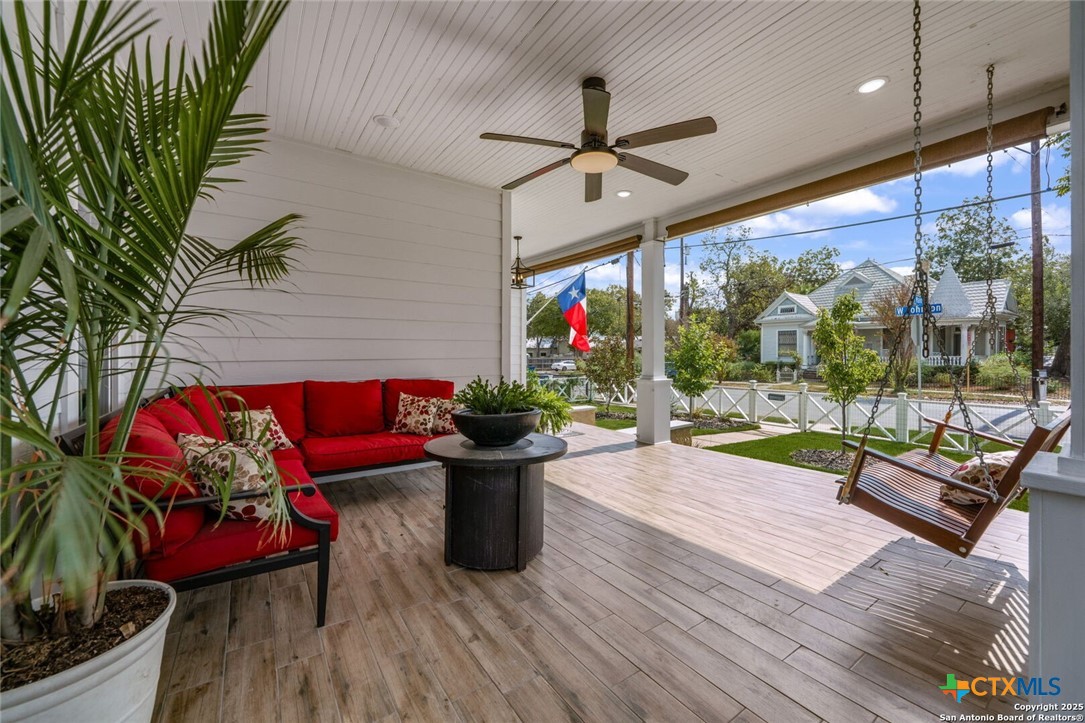 San Antonio, Texas, 78204, United States, 4 Bedrooms Bedrooms, ,4 BathroomsBathrooms,Residential,For Sale,1989633