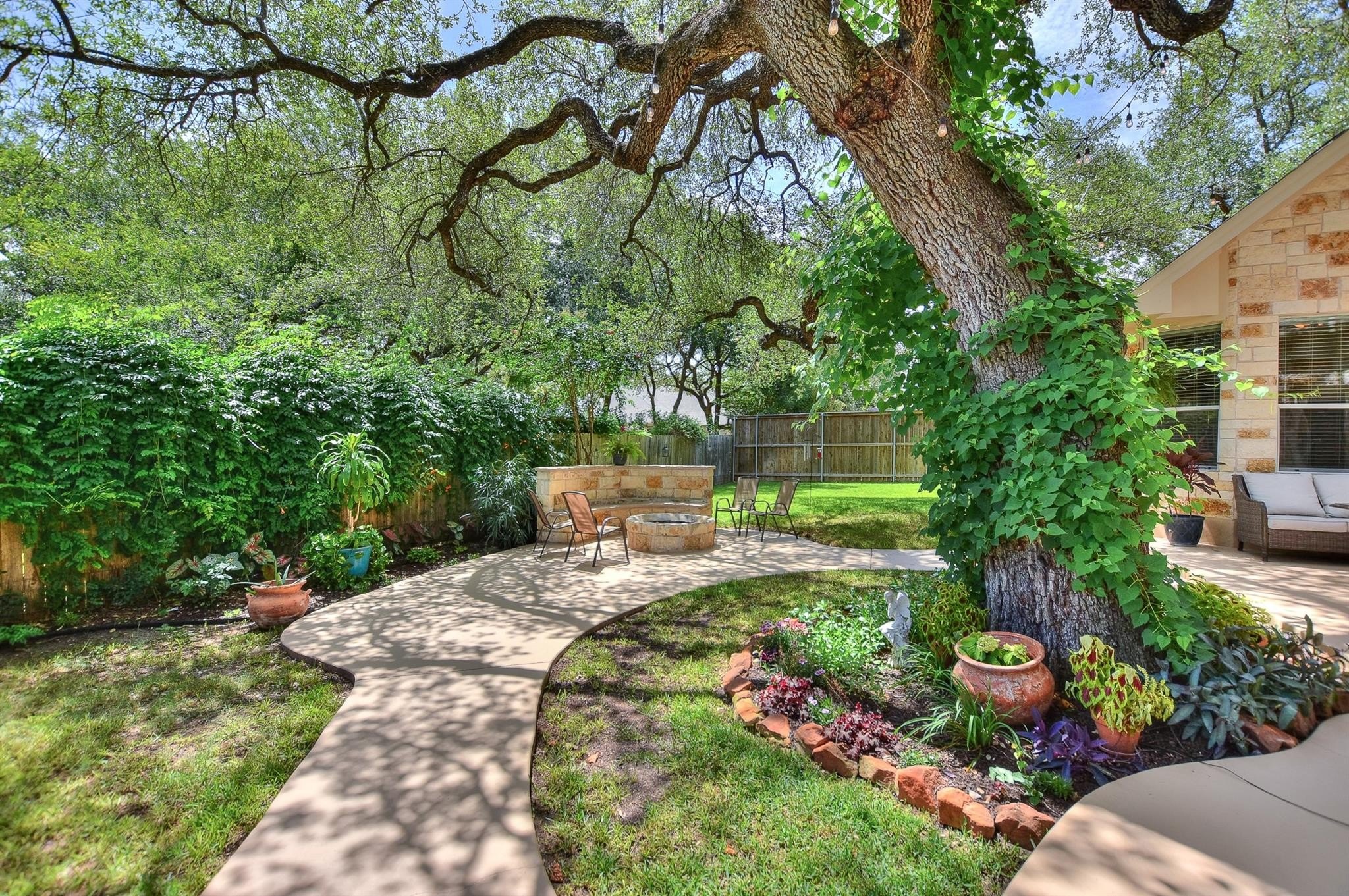 Georgetown, Texas, 78628, United States, 4 Bedrooms Bedrooms, ,3 BathroomsBathrooms,Residential,For Sale,1980870