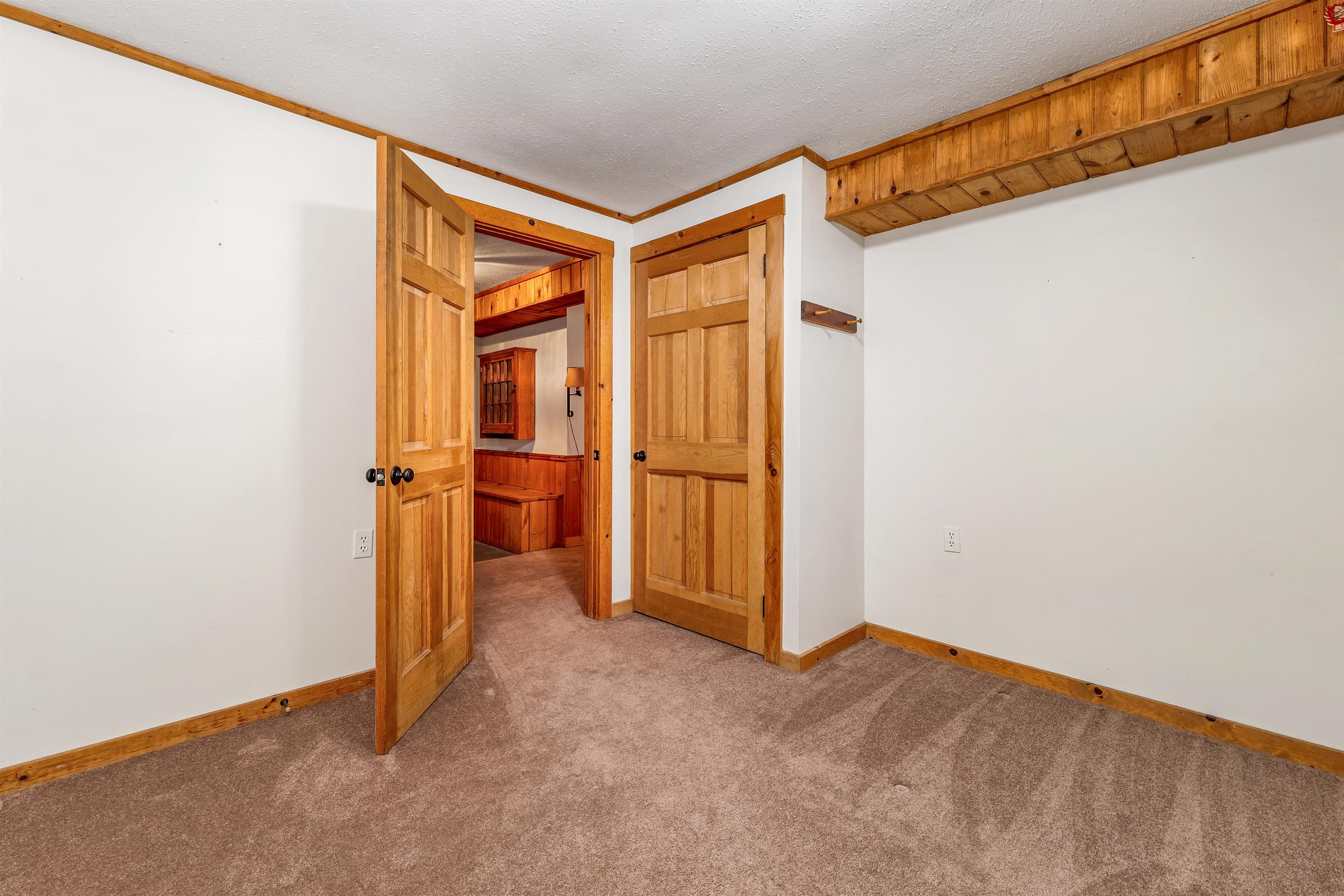 Chesterfield, New Hampshire, 03466, United States, 4 Bedrooms Bedrooms, ,2 BathroomsBathrooms,Residential,For Sale,1934189