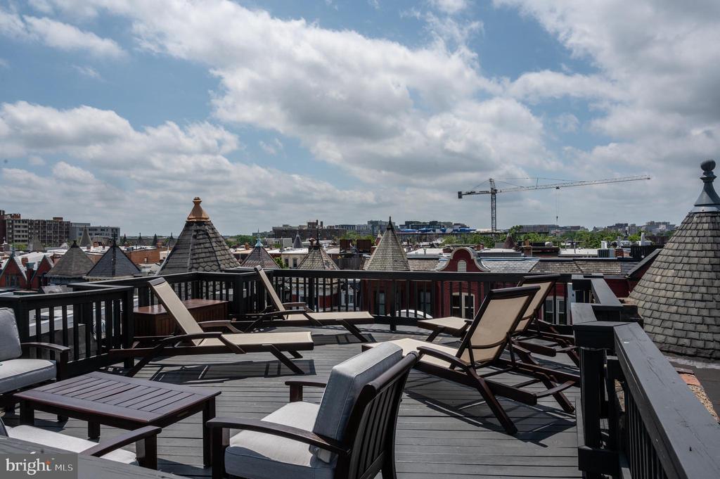 Washington, District of Columbia, 20001, United States, 6 Bedrooms Bedrooms, ,6 BathroomsBathrooms,Residential,For Sale,1983569