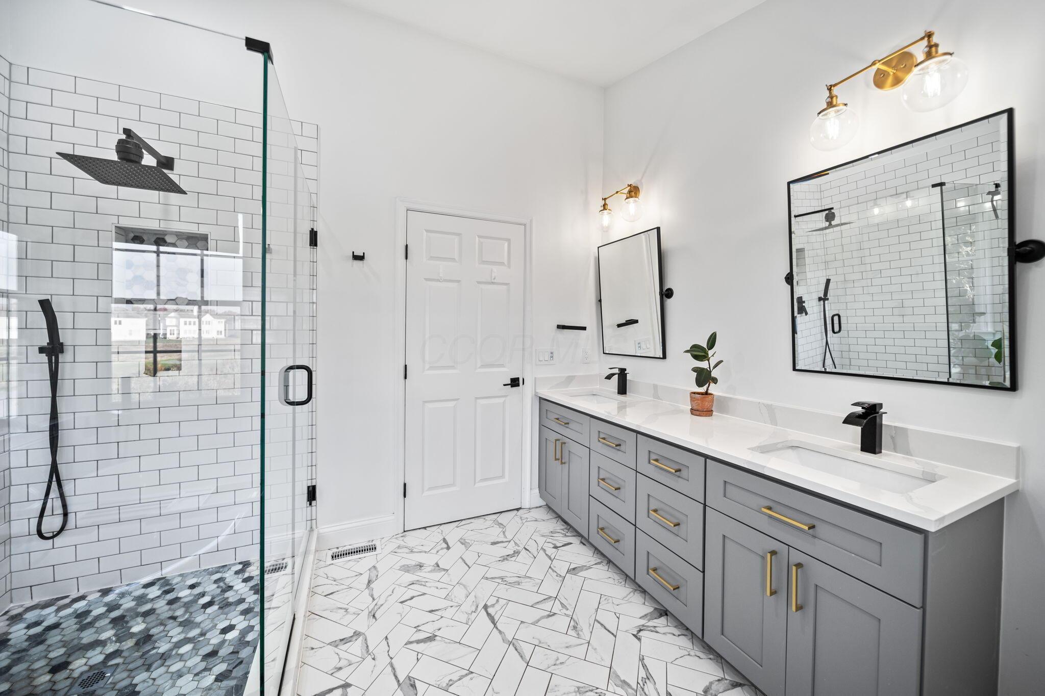 New Albany, Ohio, 43054, United States, 4 Bedrooms Bedrooms, ,3 BathroomsBathrooms,Residential,For Sale,1988234