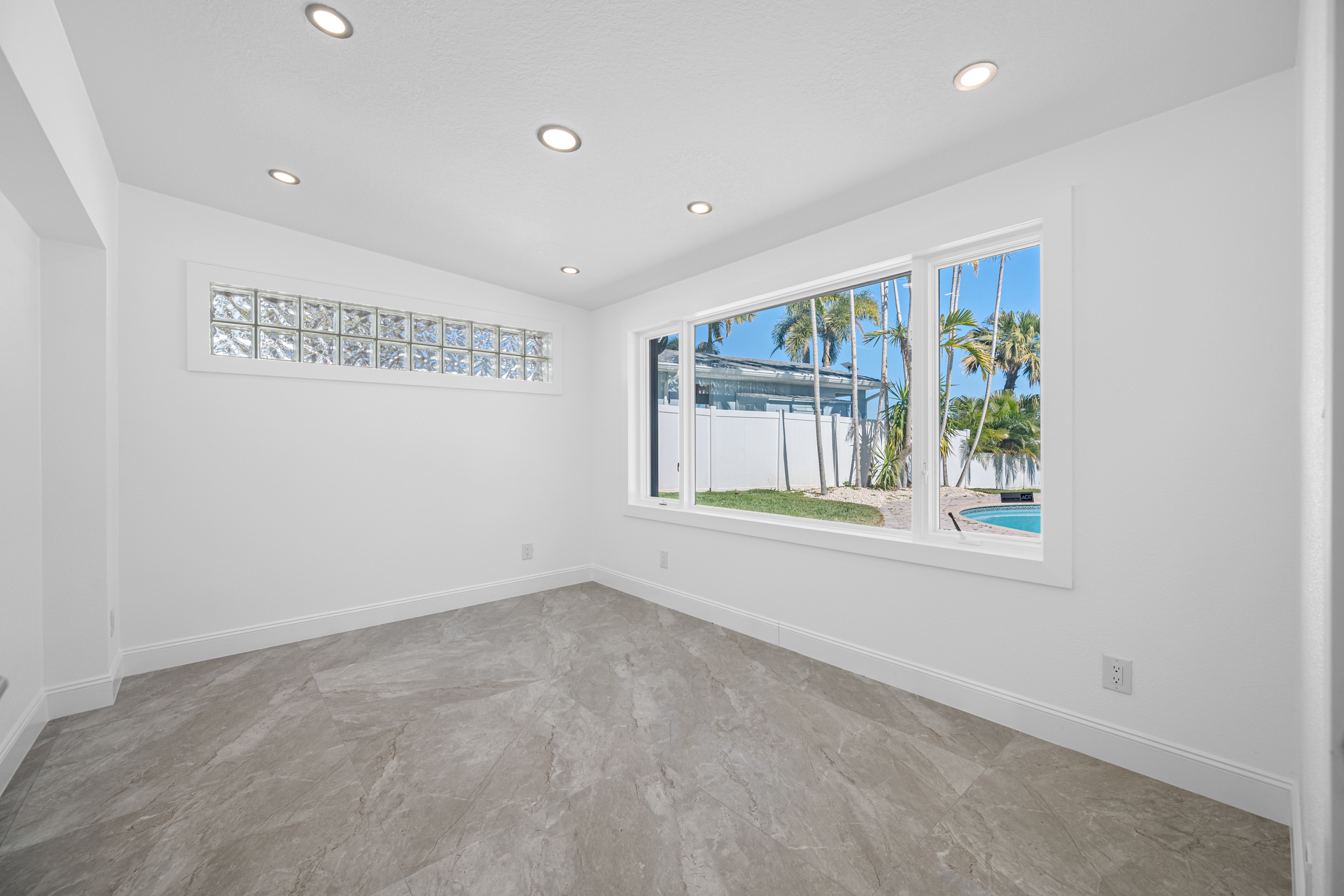 St Petersburg, Florida, 33707, United States, 3 Bedrooms Bedrooms, ,3 BathroomsBathrooms,Residential,For Sale,2017705