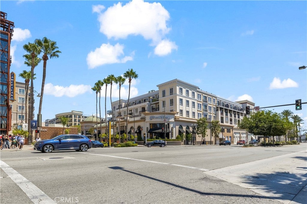 Glendale, California, 91206, United States, 2 Bedrooms Bedrooms, ,2 BathroomsBathrooms,Residential,For Sale,1978783