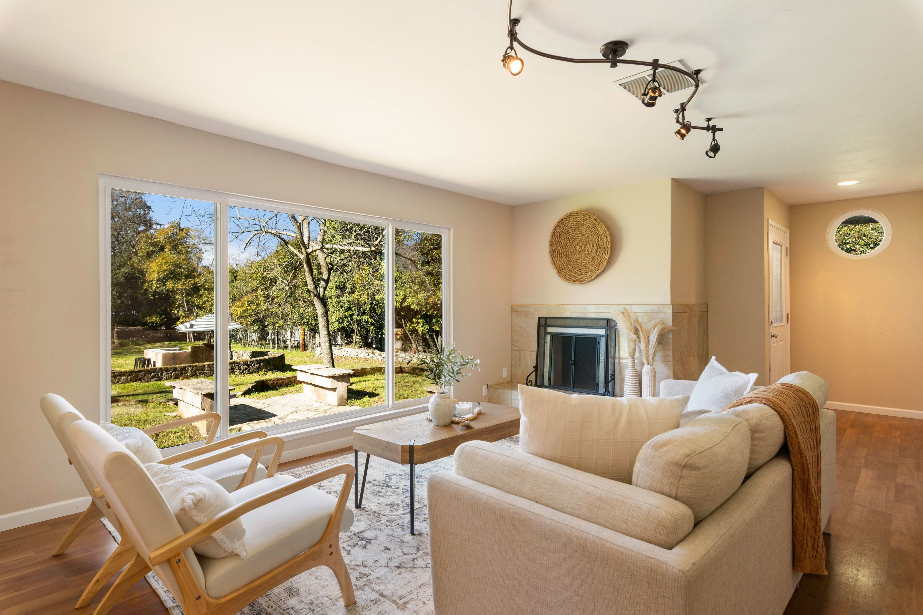  1870 Westlake Drive - 物件實景