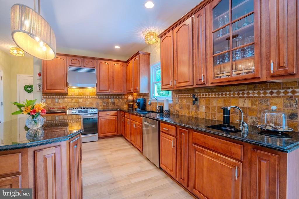 Monroe Township, New Jersey, 08831, United States, 5 Bedrooms Bedrooms, ,4 BathroomsBathrooms,Residential,For Sale,1895133