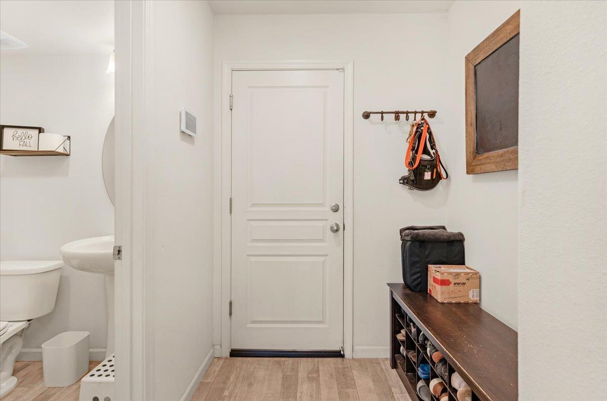 Fresno, California, 93722, United States, 5 Bedrooms Bedrooms, ,3 BathroomsBathrooms,Residential,For Sale,1982186