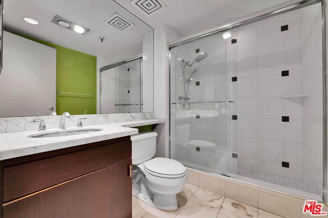 Los Angeles, California, 90024, United States, 2 Bedrooms Bedrooms, ,1 BathroomBathrooms,Residential,For Sale,1998471