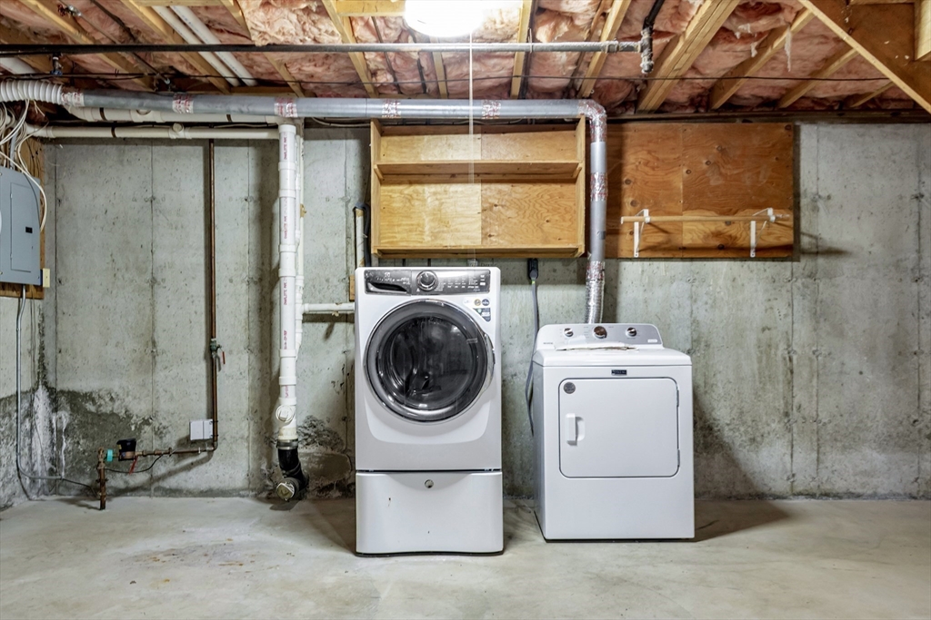 Dracut, Massachusetts, 01826, United States, 3 Bedrooms Bedrooms, ,2 BathroomsBathrooms,Residential,For Sale,1982385