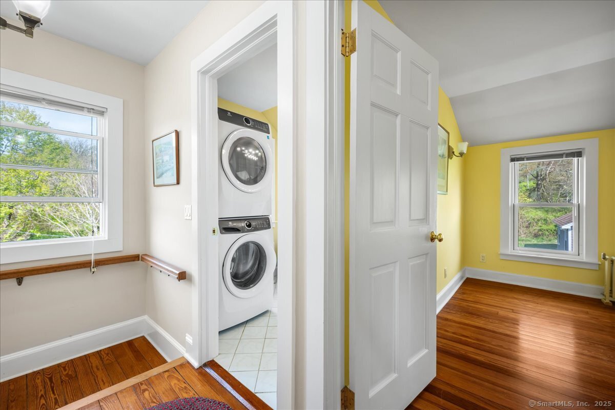 Stonington, Connecticut, 06379, United States, 3 Bedrooms Bedrooms, ,3 BathroomsBathrooms,Residential,For Sale,1830506