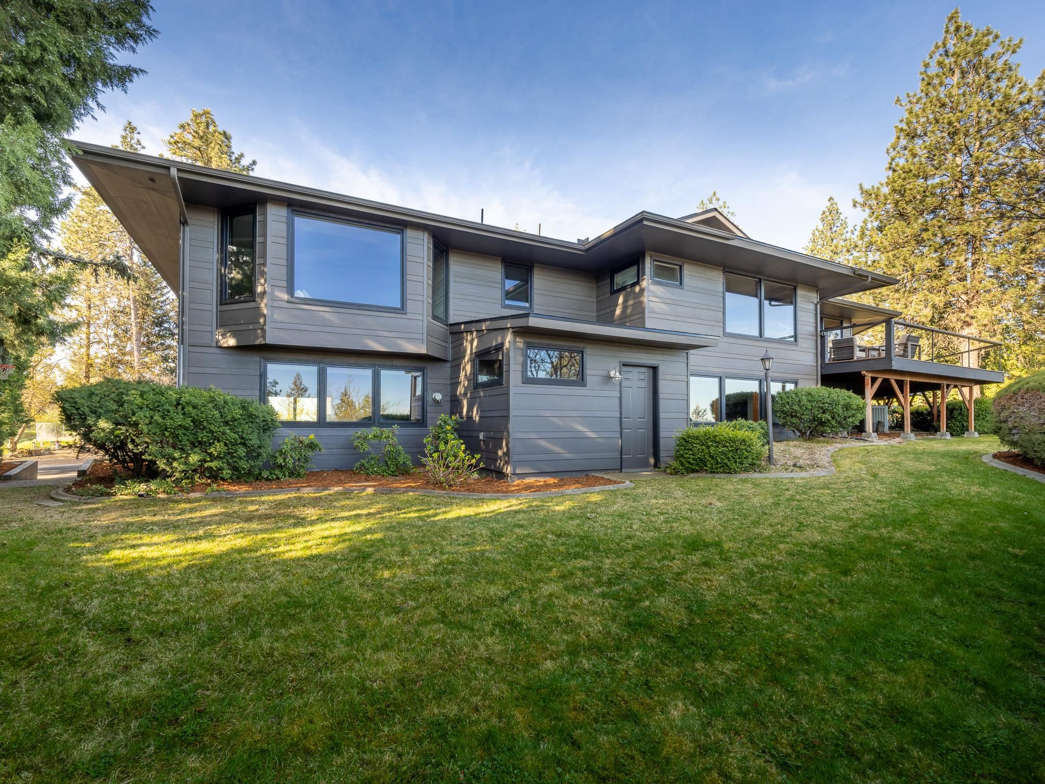Spokane, Washington, 99203, United States, 6 Bedrooms Bedrooms, ,5 BathroomsBathrooms,Residential,For Sale,2043008
