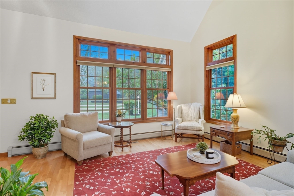 Westfield, Massachusetts, 01085, United States, 3 Bedrooms Bedrooms, ,3 BathroomsBathrooms,Residential,For Sale,1966188