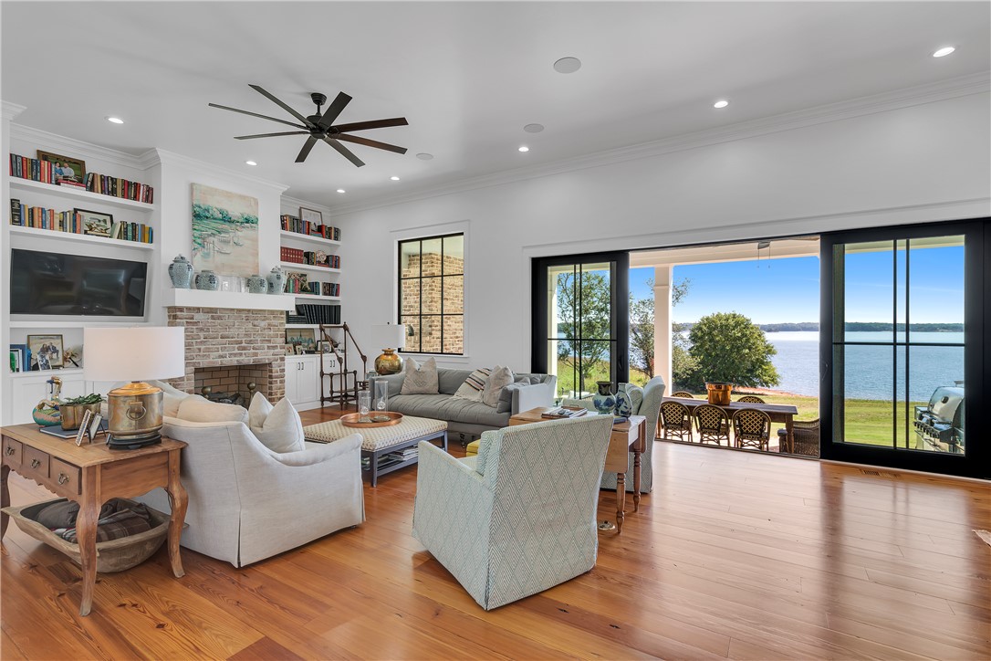 Townville, South Carolina, 29689, United States, 7 Bedrooms Bedrooms, ,7 BathroomsBathrooms,Residential,For Sale,1995643