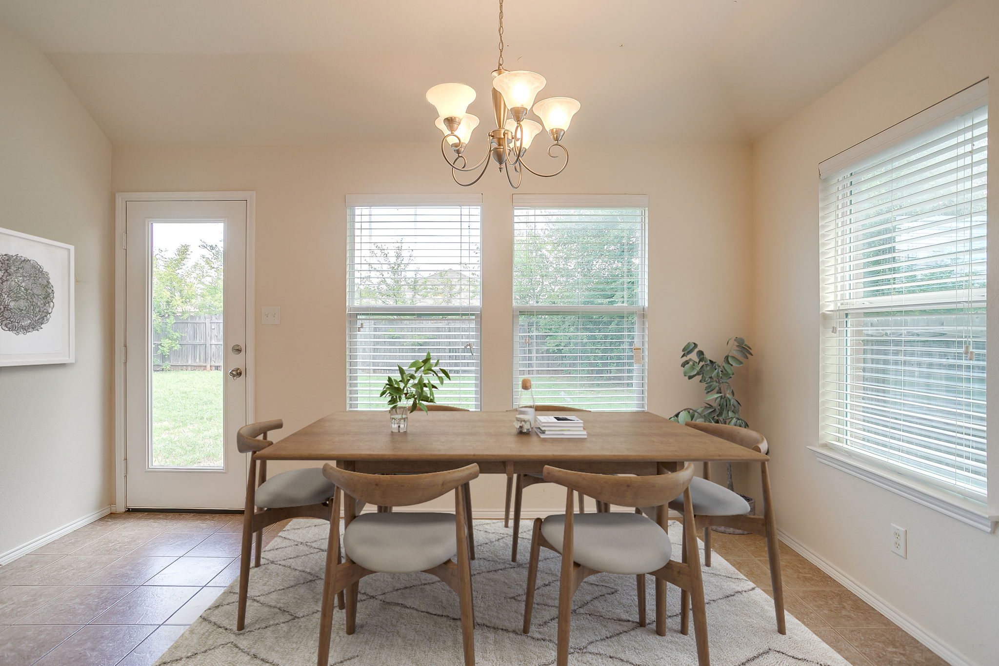  637 Brooks Street, Crowley, TX, 76036 - 物件實景