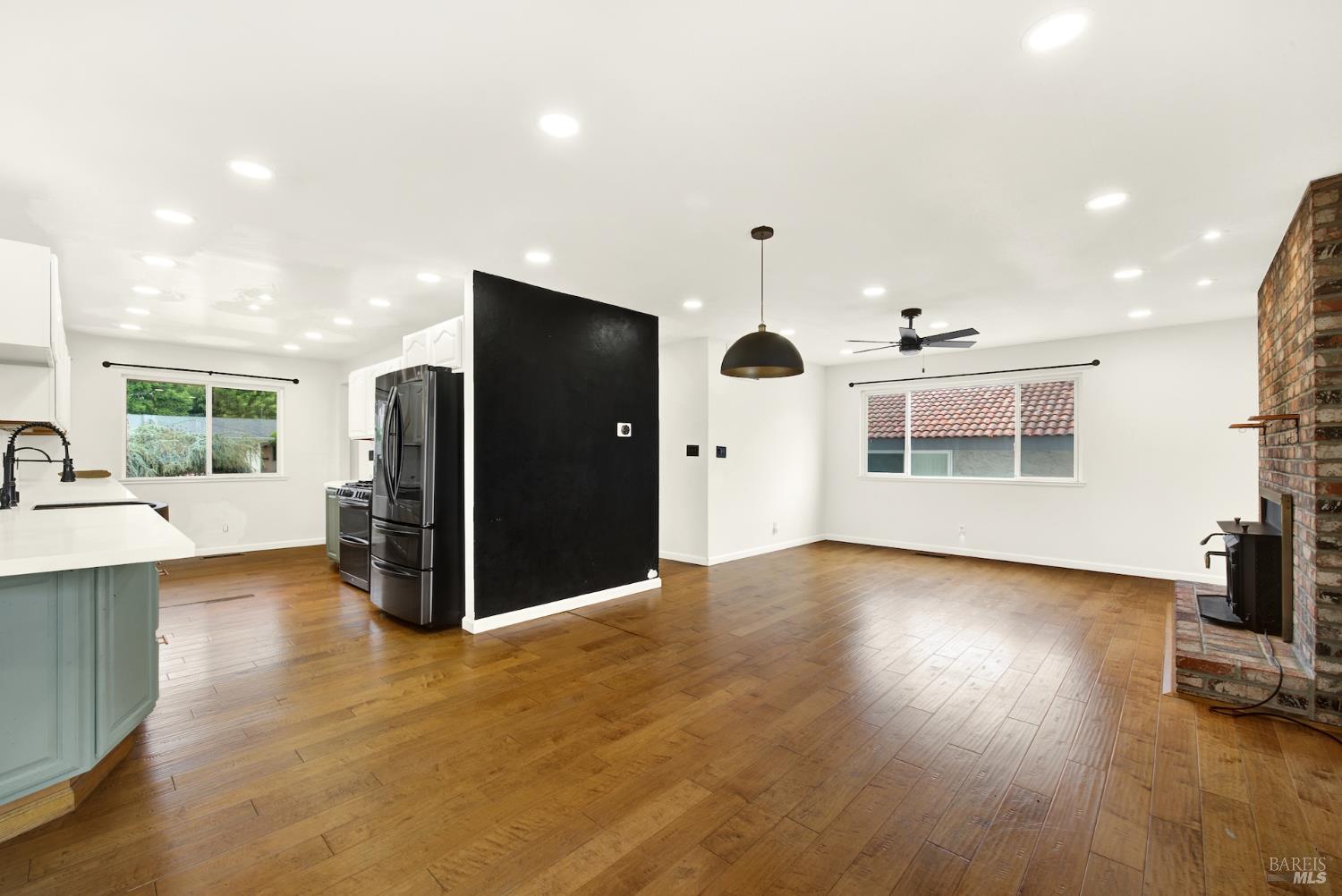 Benicia, California, 94510, United States, 4 Bedrooms Bedrooms, ,3 BathroomsBathrooms,Residential,For Sale,1989511