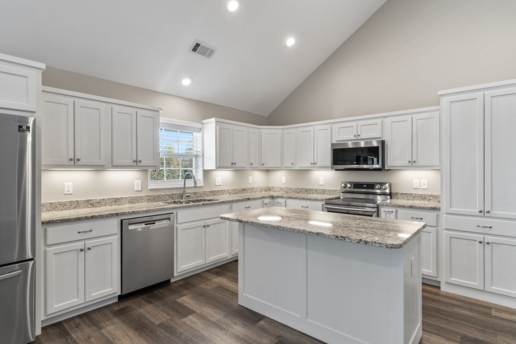 Blue Ridge, Georgia, 30513, United States, 3 Bedrooms Bedrooms, ,2 BathroomsBathrooms,Residential,For Sale,1987936