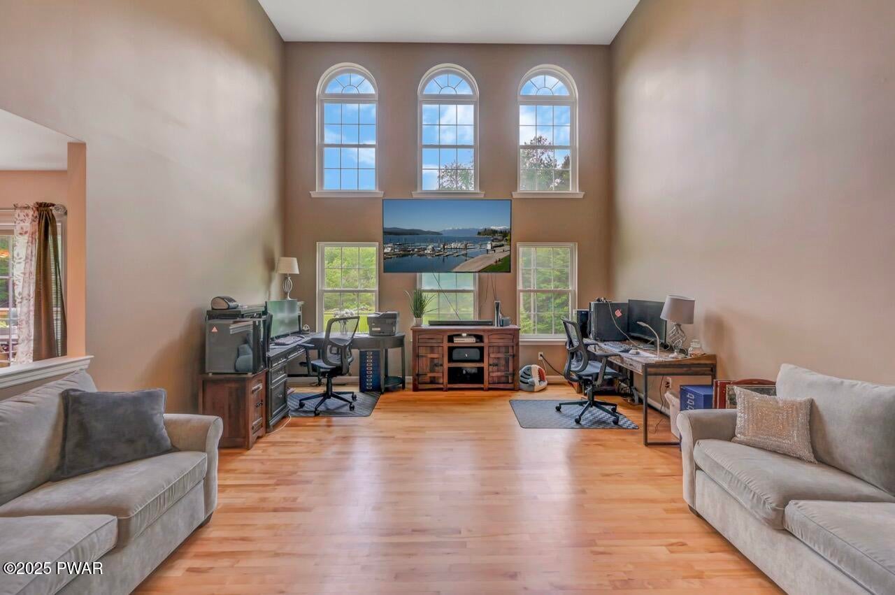 Honesdale, Pennsylvania, 18431, United States, 5 Bedrooms Bedrooms, ,4 BathroomsBathrooms,Residential,For Sale,1973688