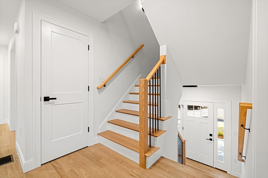 Haverhill, Massachusetts, 01830, United States, 4 Bedrooms Bedrooms, ,4 BathroomsBathrooms,Residential,For Sale,1993462