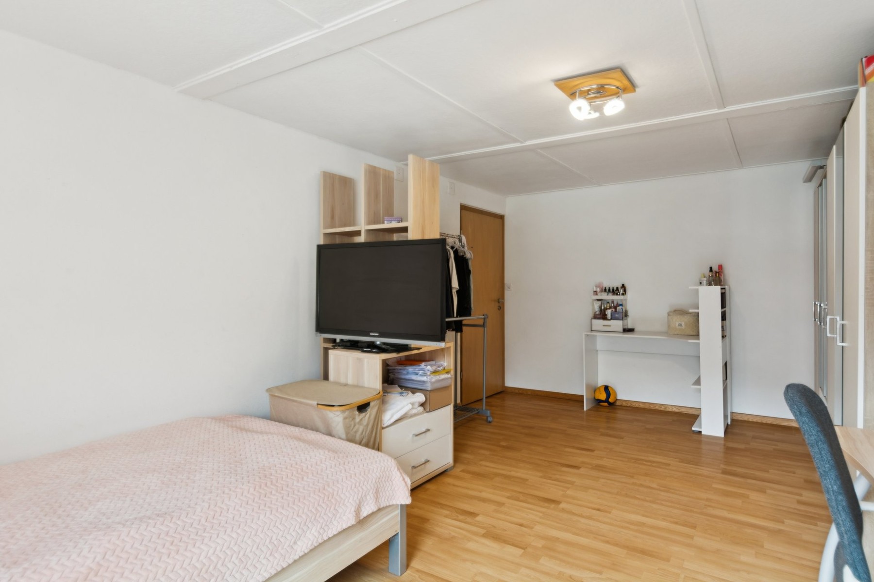  Unlimited Potential Along the Strategic Axis: A Property with Character and Endl - 物件實景