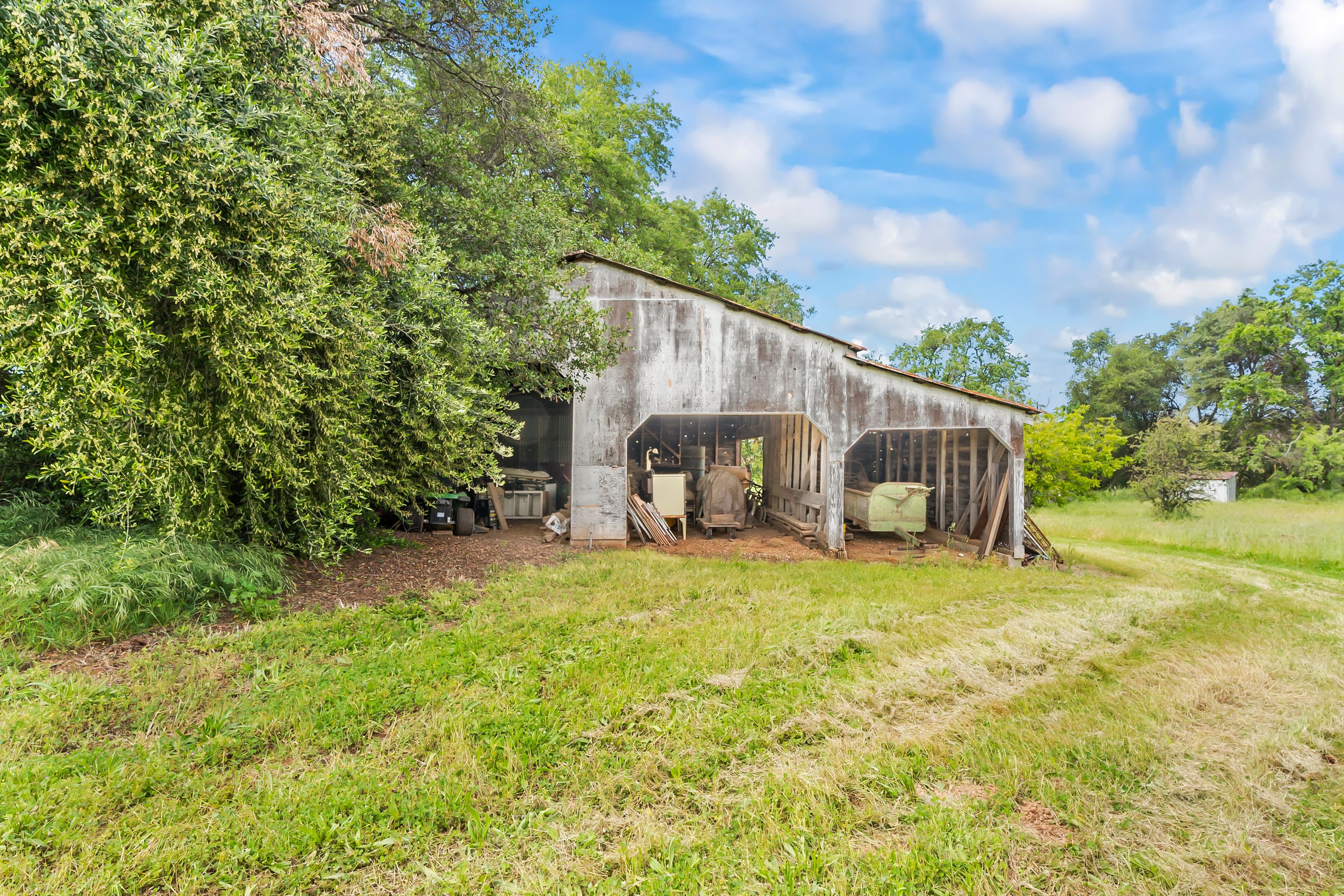  107 Acres - Seasonal Creek - Legacy - 物件實景