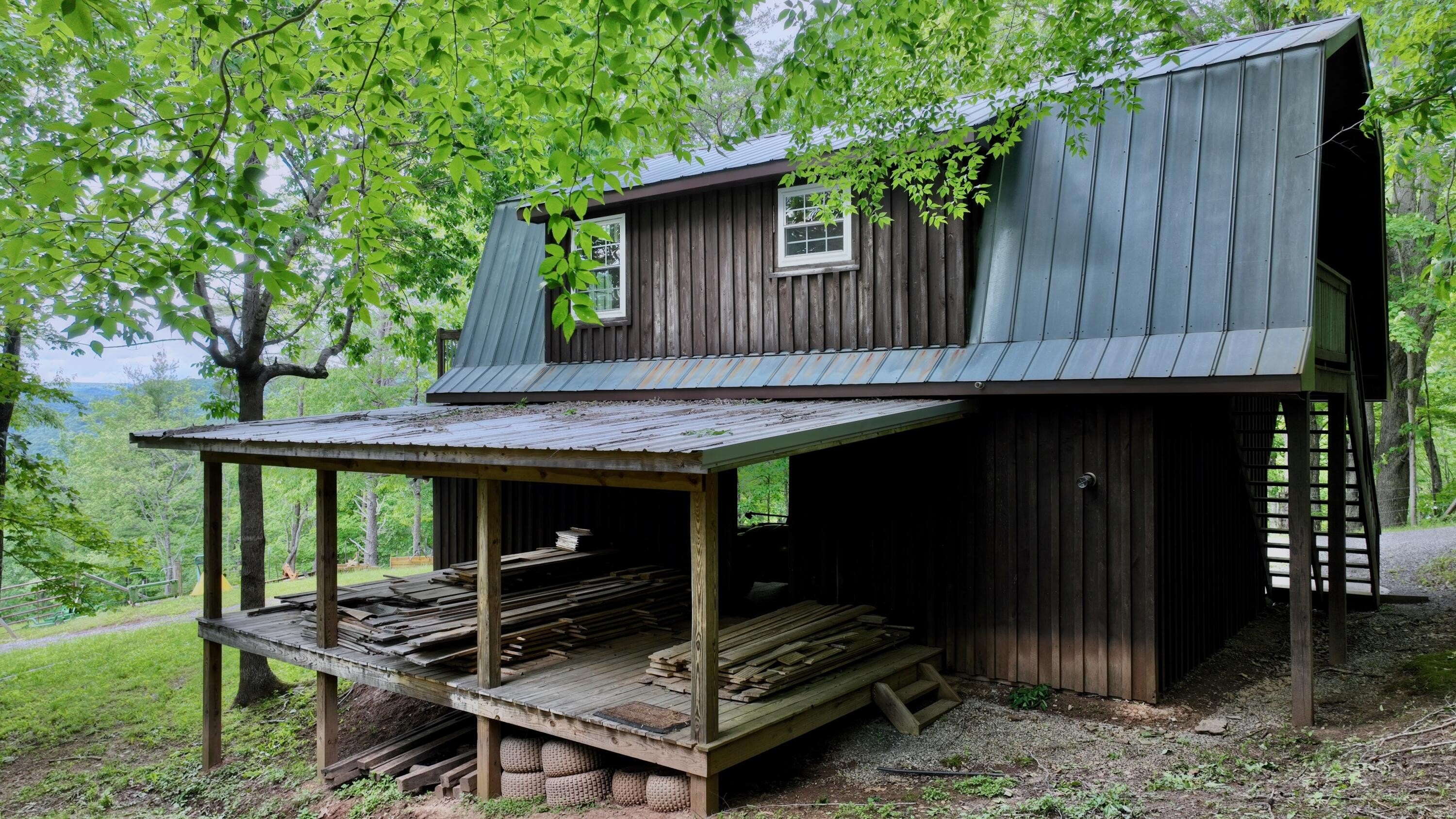 Hinton, West Virginia, 25951, United States, 3 Bedrooms Bedrooms, ,2 BathroomsBathrooms,Residential,For Sale,1847106