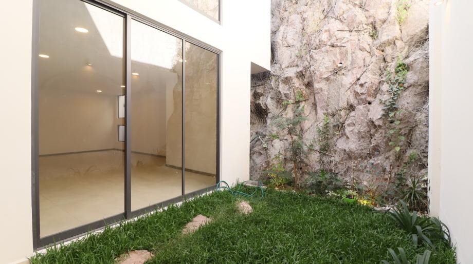 Lindavista, Morelia, Michoacán de Ocampo, 58254, Mexico, 4 Bedrooms Bedrooms, ,4 BathroomsBathrooms,Residential,For Sale,Lindavista,1479181