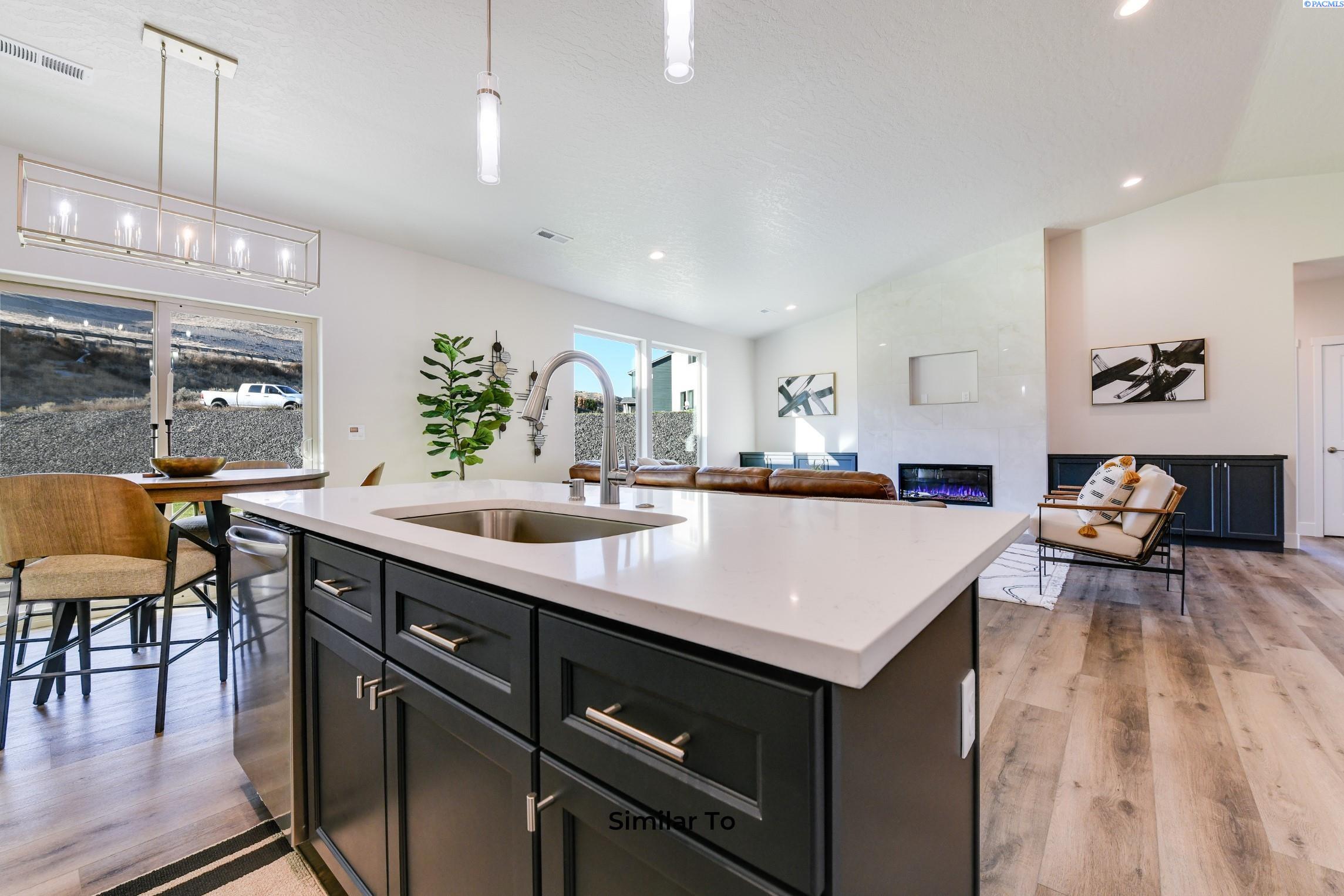 Kennewick, Washington, 99338, United States, 4 Bedrooms Bedrooms, ,2 BathroomsBathrooms,Residential,For Sale,1828278
