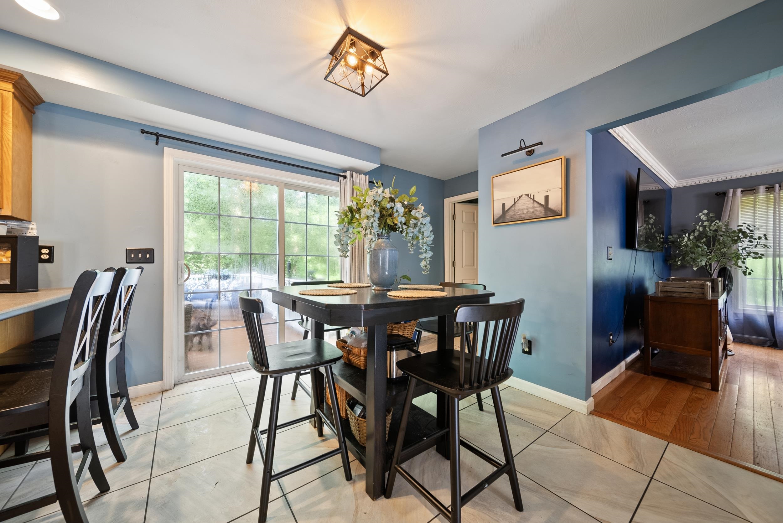 Derry, New Hampshire, 03038, United States, 3 Bedrooms Bedrooms, ,3 BathroomsBathrooms,Residential,For Sale,1885633