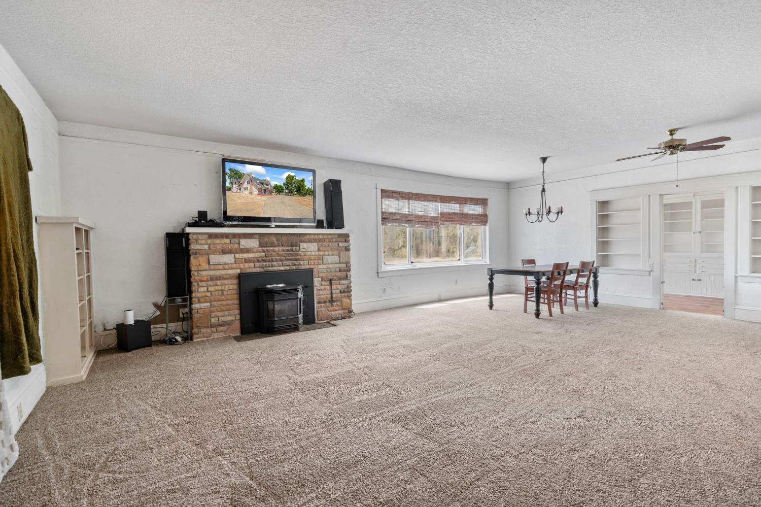 Vernalis, California, 95385, United States, 5 Bedrooms Bedrooms, ,3 BathroomsBathrooms,Residential,For Sale,1979261