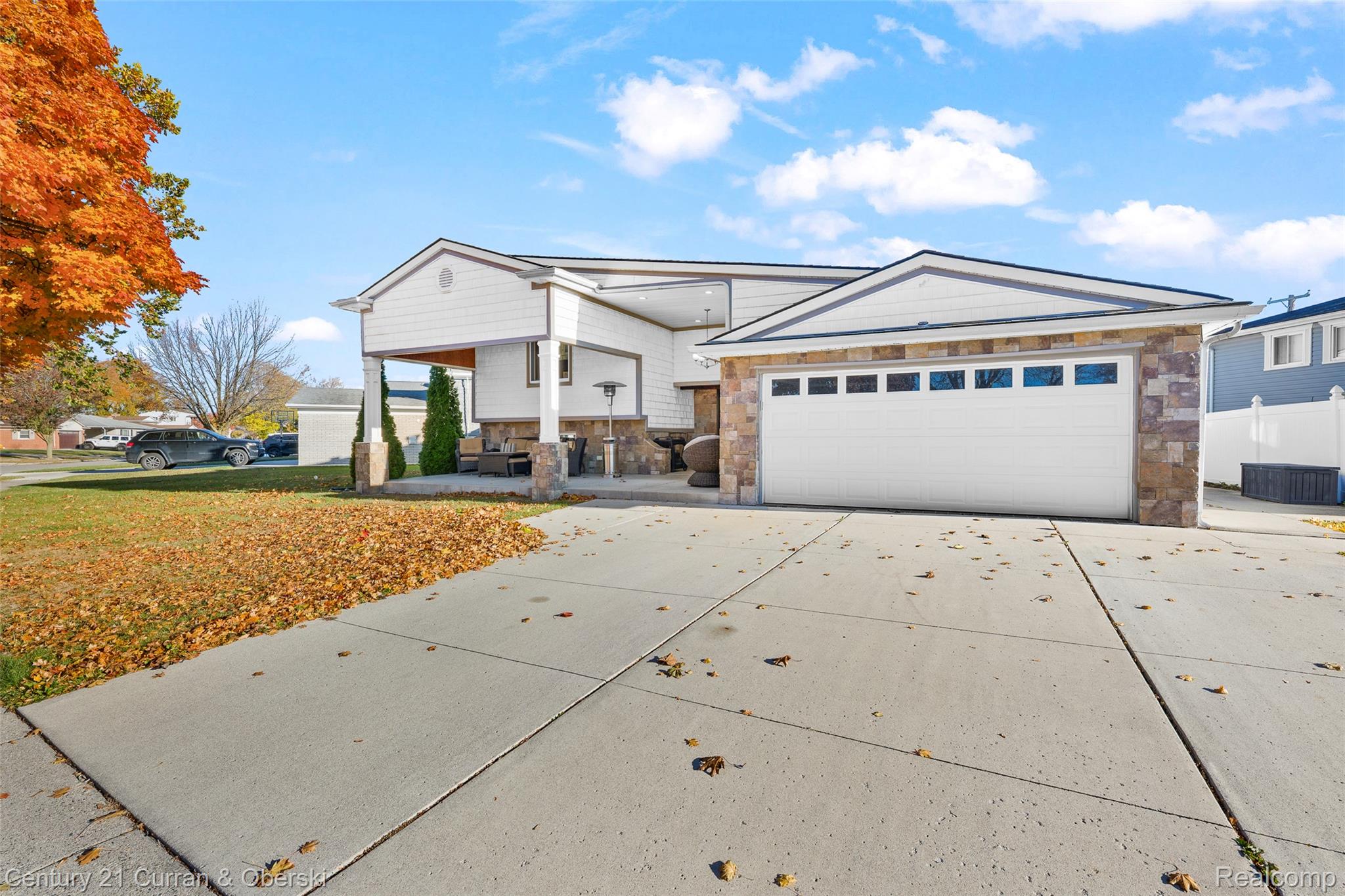 Dearborn Heights, Michigan, 48127, United States, 4 Bedrooms Bedrooms, ,4 BathroomsBathrooms,Residential,For Sale,1988554