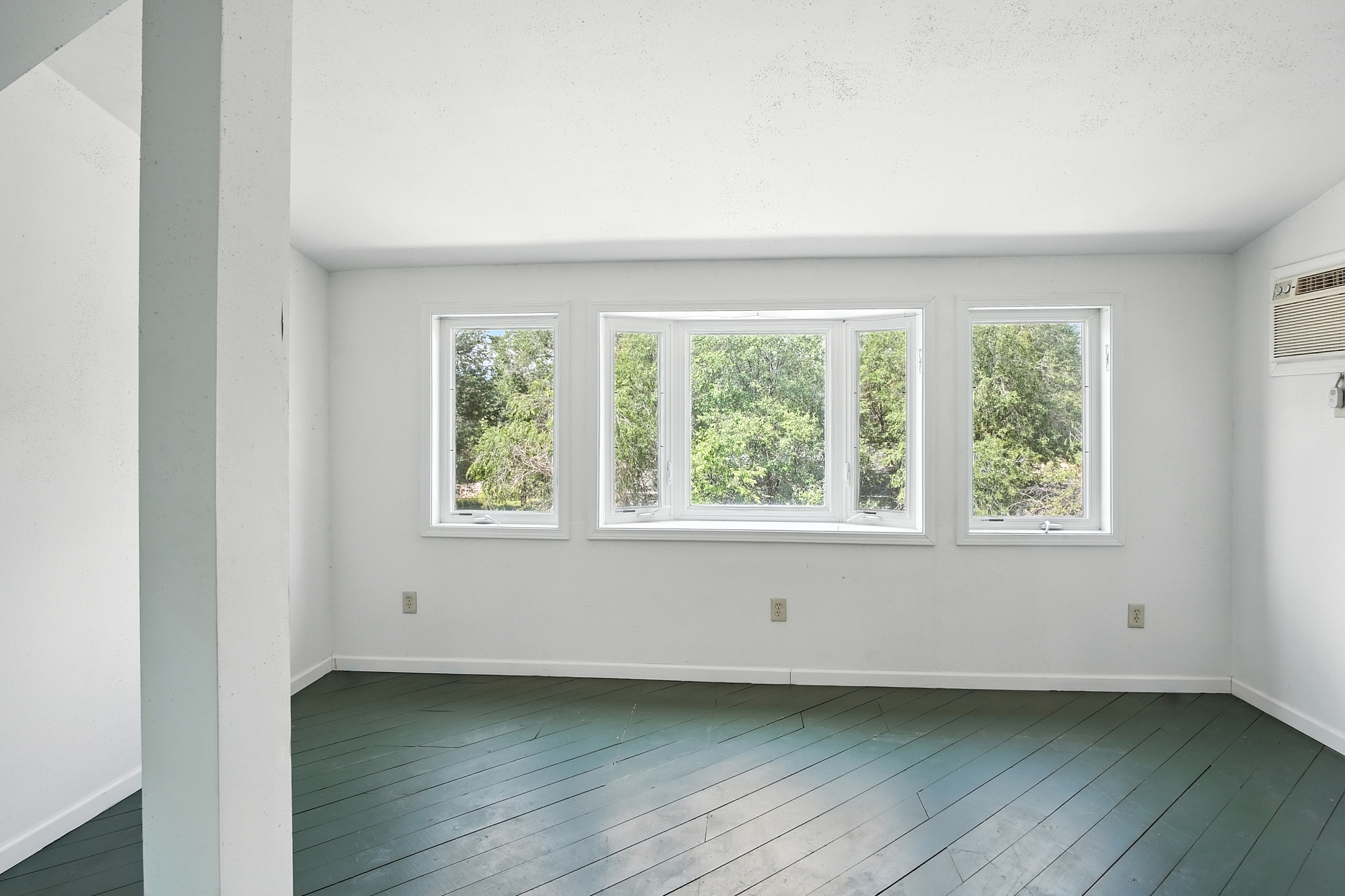 Hot Springs, South Dakota, 57747, United States, 5 Bedrooms Bedrooms, ,4 BathroomsBathrooms,Residential,For Sale,1983319