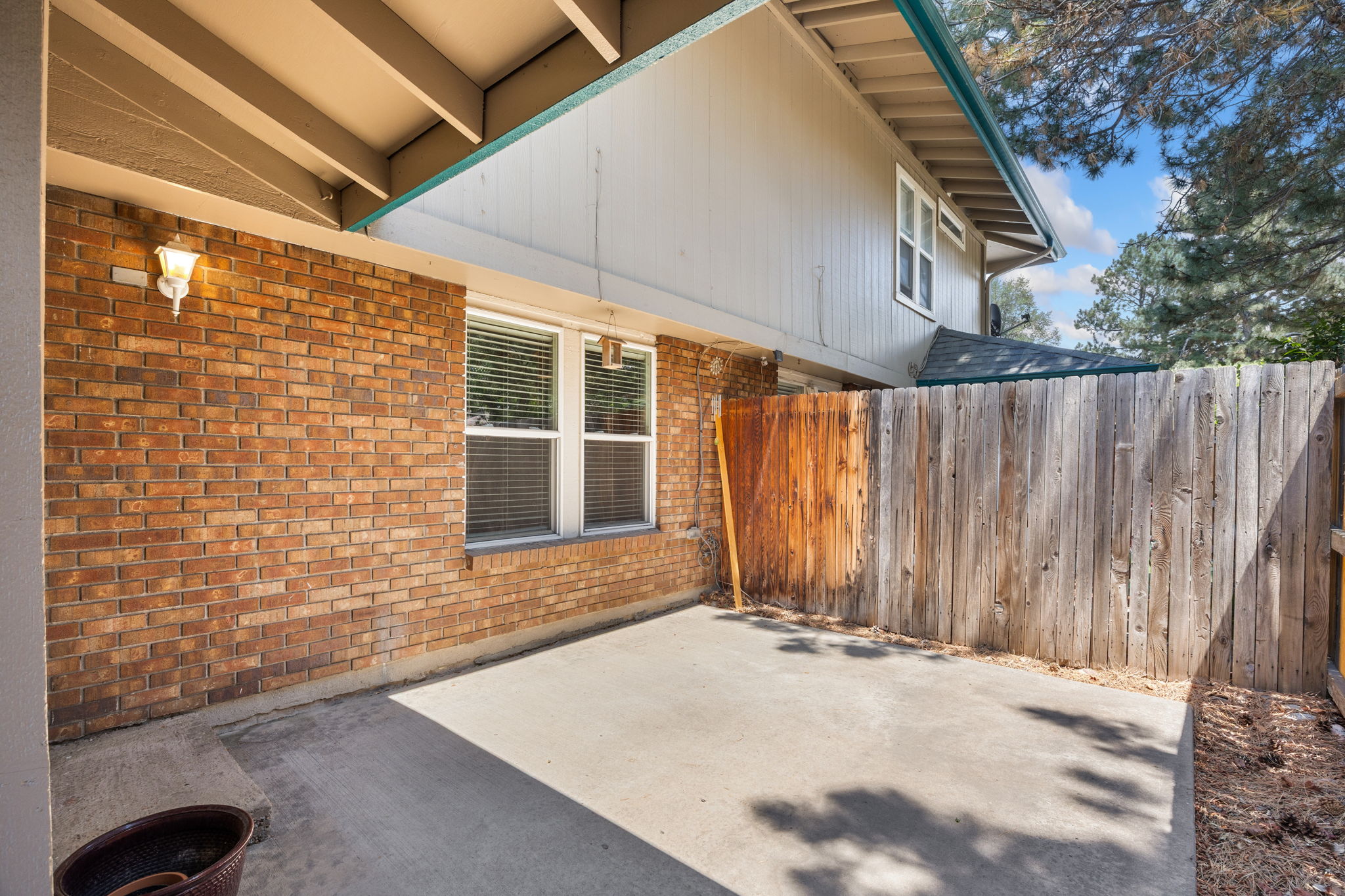  Rare 3 bed, 2 bath property in sought after Greenwood Village - 物件實景