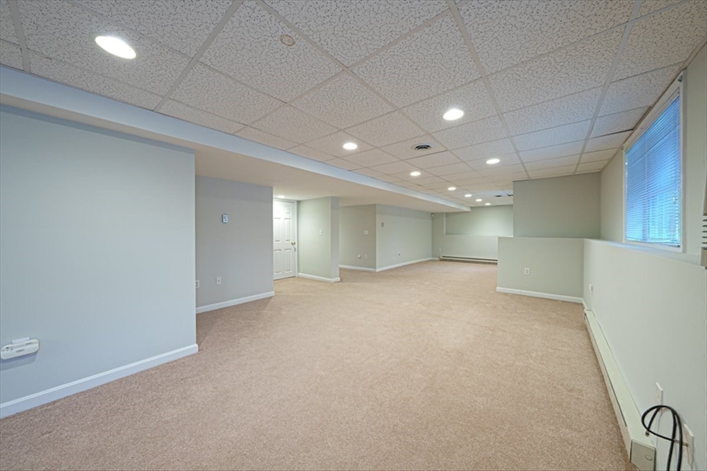 Milford, Massachusetts, 01757, United States, 2 Bedrooms Bedrooms, ,2 BathroomsBathrooms,Residential,For Sale,1982963