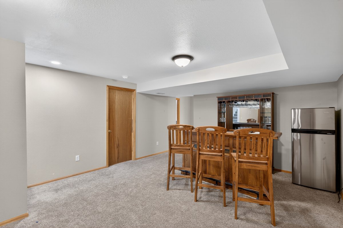 Cheyenne, Wyoming, 82009, United States, 5 Bedrooms Bedrooms, ,2 BathroomsBathrooms,Residential,For Sale,2016553