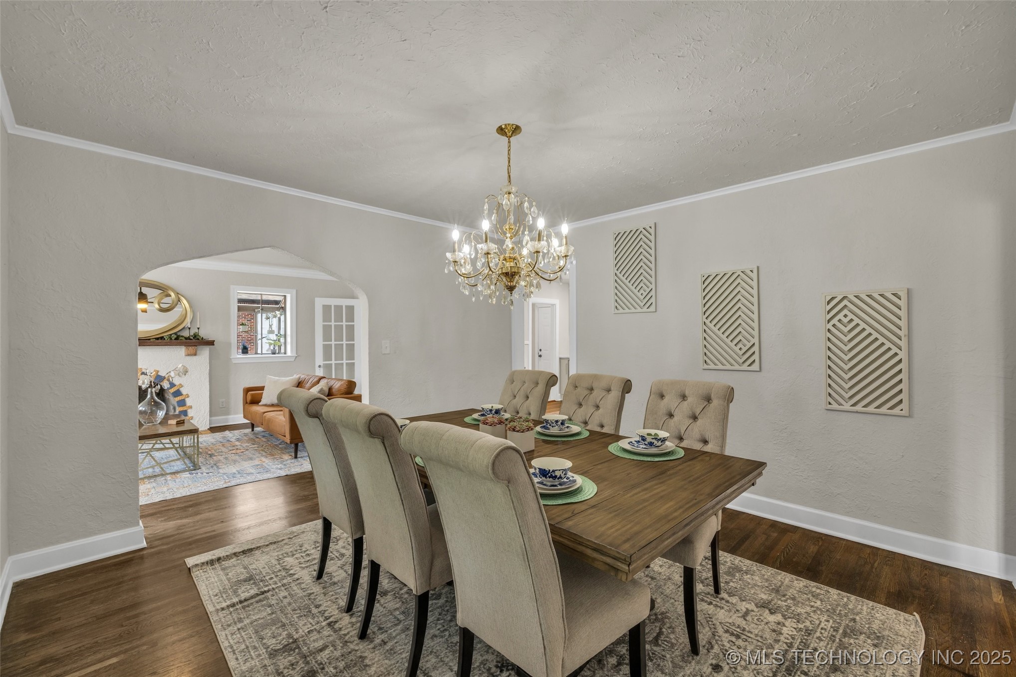 Tulsa, Oklahoma, 74104, United States, 3 Bedrooms Bedrooms, ,3 BathroomsBathrooms,Residential,For Sale,1890482