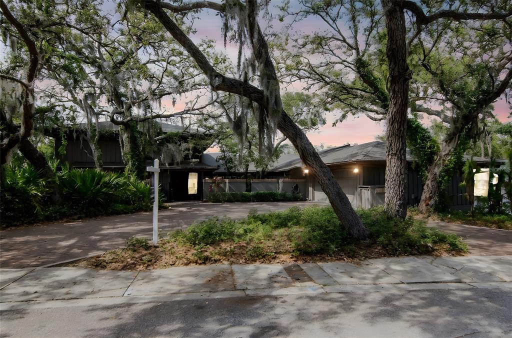 Dunedin, Florida, 34698, United States, 4 Bedrooms Bedrooms, ,5 BathroomsBathrooms,Residential,For Sale,1987490