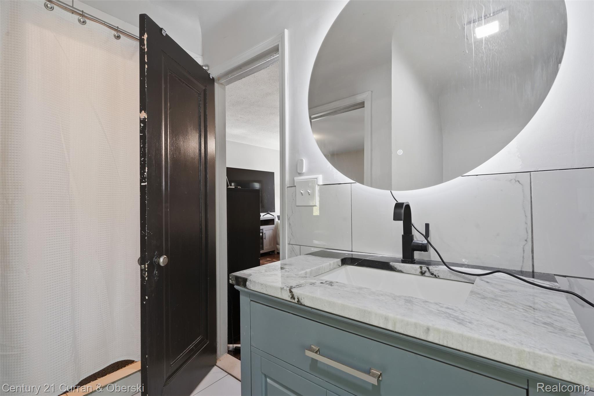 Detroit, Michigan, 48221, United States, 4 Bedrooms Bedrooms, ,3 BathroomsBathrooms,Residential,For Sale,2048542