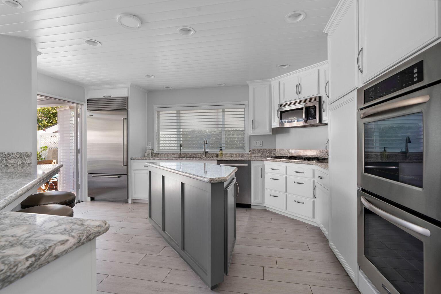 Newport Beach, California, 92661, United States, 4 Bedrooms Bedrooms, ,4 BathroomsBathrooms,Residential,For Sale,1849950